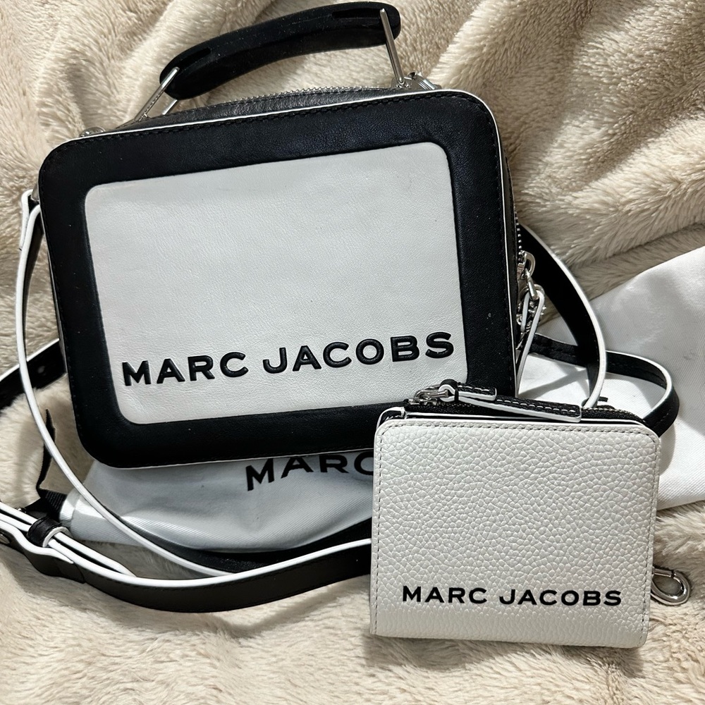 NWT Marc Jacobs Black and White The Box 20 Cross Body with Compact Zip Wallet
